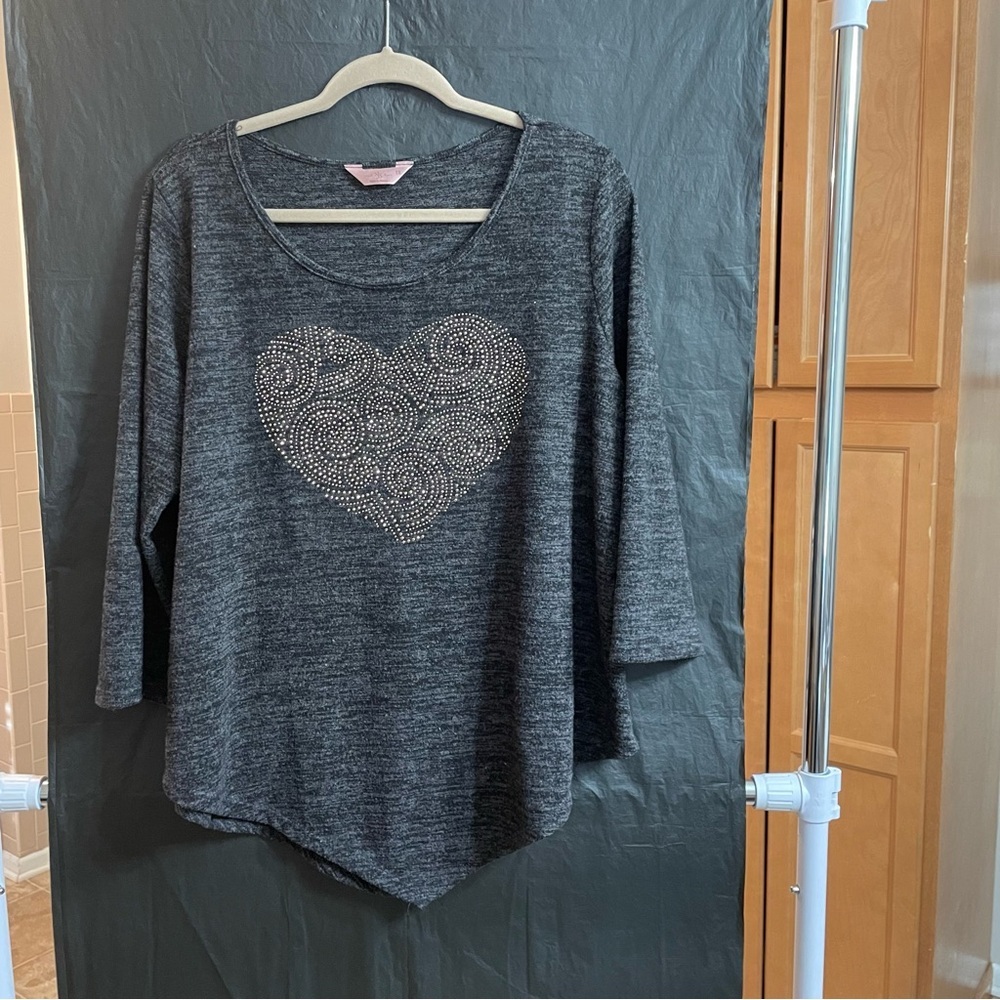 SJS Women’s Charcoal Heart Embellished Long Sleeve Top Cozy Casual Asymmetrical